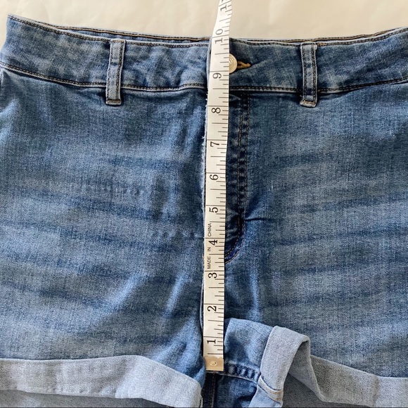 Divided by H&M Denim High Waisted Shorts - Picture 9 of 10